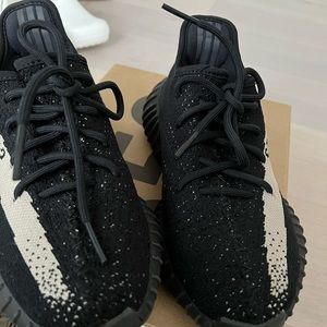 Yeezy 350 v2 Oreo size 5